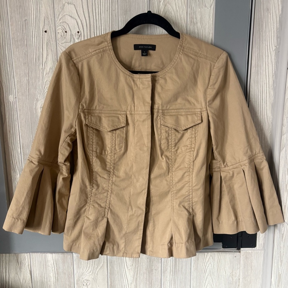 Ann Taylor Tan Cargo Blazer Size 8